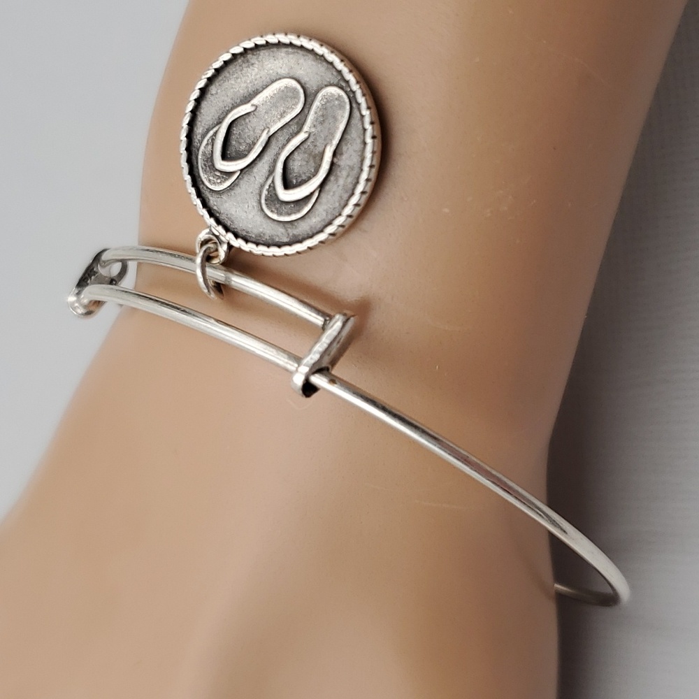 Wind & Fire Silver Tone Flip Flops Charm Bracelet